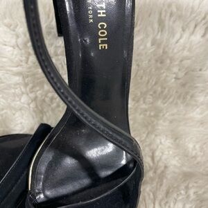 Kenneth Cole Black Heels Sleek Formal Design